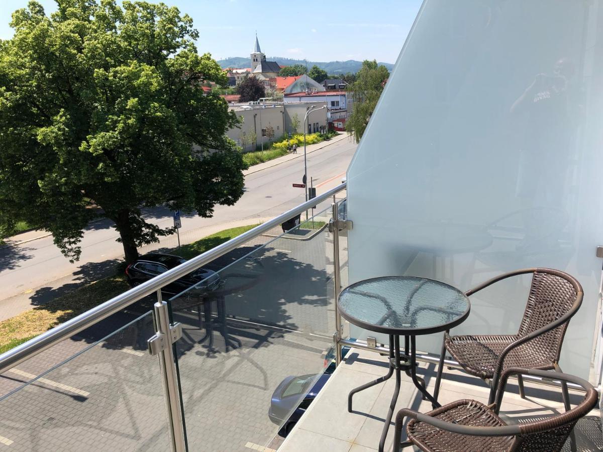 Hotel Rajka Valašské Meziříčí Zewnętrze zdjęcie
