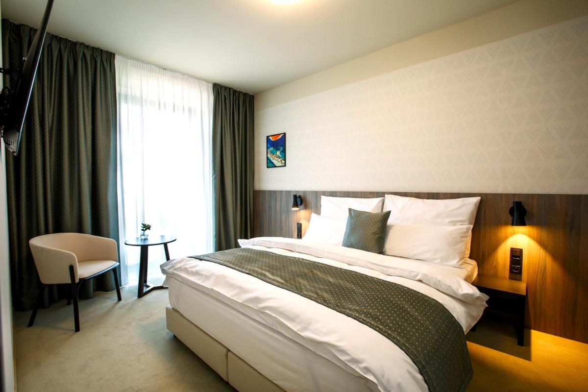 Hotel Rajka Valašské Meziříčí Zewnętrze zdjęcie