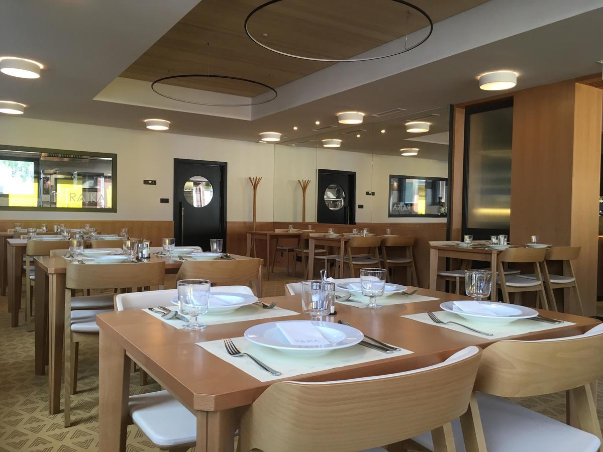 Hotel Rajka Valašské Meziříčí Zewnętrze zdjęcie