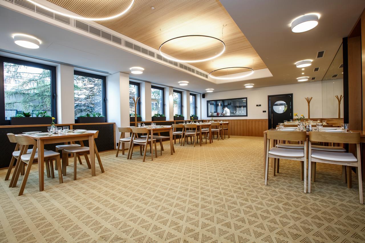 Hotel Rajka Valašské Meziříčí Zewnętrze zdjęcie
